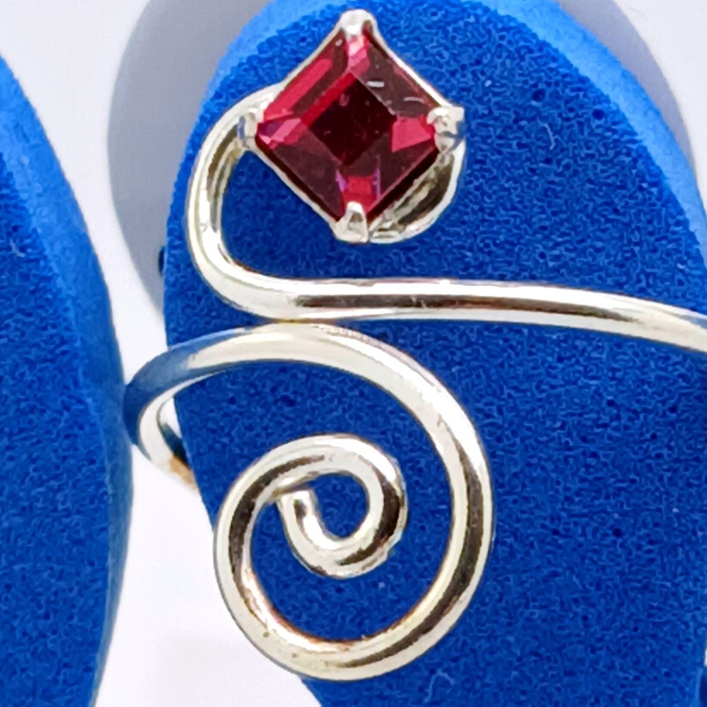 Sterling Silver 925 Pink Princess Crystal Spiral Swirl Bypass Toe Ring Thailand